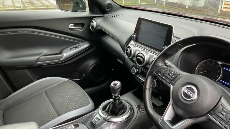 Nissan Juke 1.0 DiG-T 114 N-Connecta 5dr Petrol Hatchback